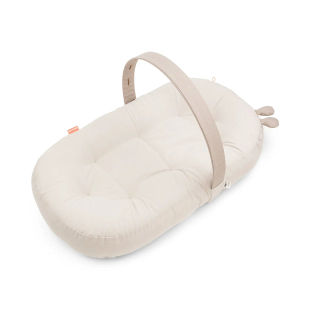 Beiger Baby Aktivitätsbogen mit weicher Spielmatte Raffi Done by Deer für Neugeborene