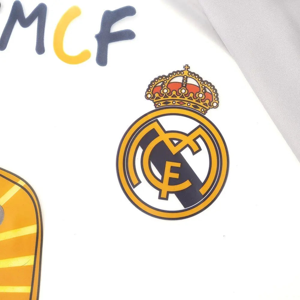 Real Madrid Baby Lätzchen Logo Detail grau mit Ärmeln Löwen Motiv
