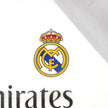 Real Madrid Baby Lätzchen grau Detail Logo wasserdichtes Material