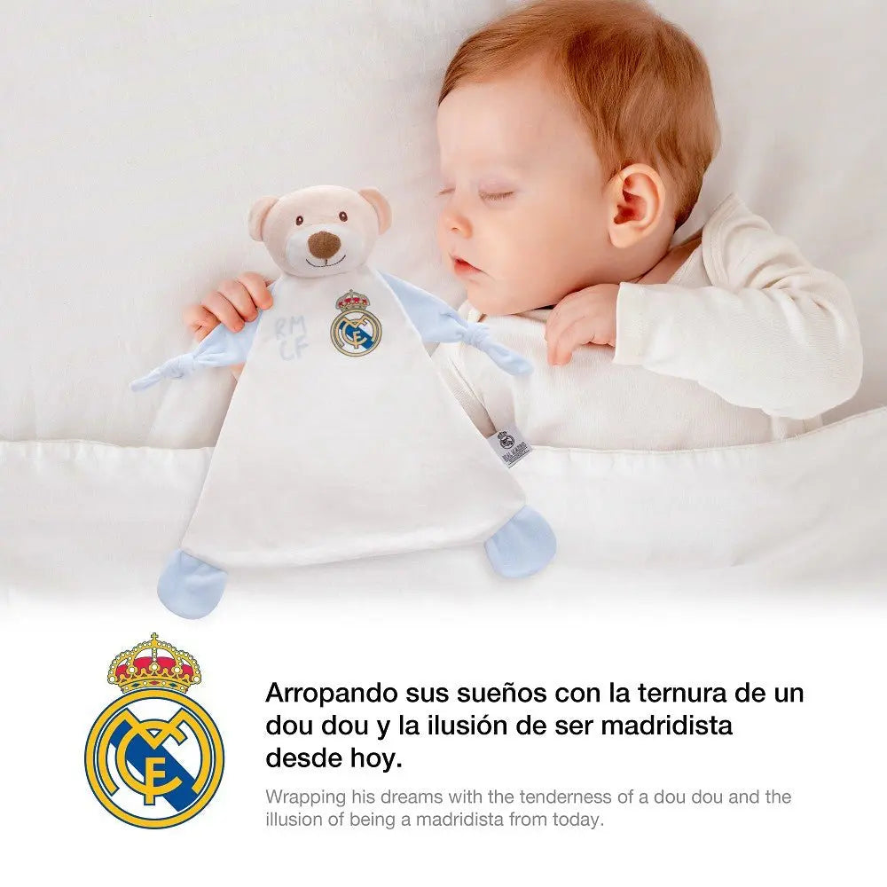 Baby mit Schmusetuch Real Madrid Kuscheltuch Bär blau weiß im Einsatz weich für Neugeborene Geschenkidee