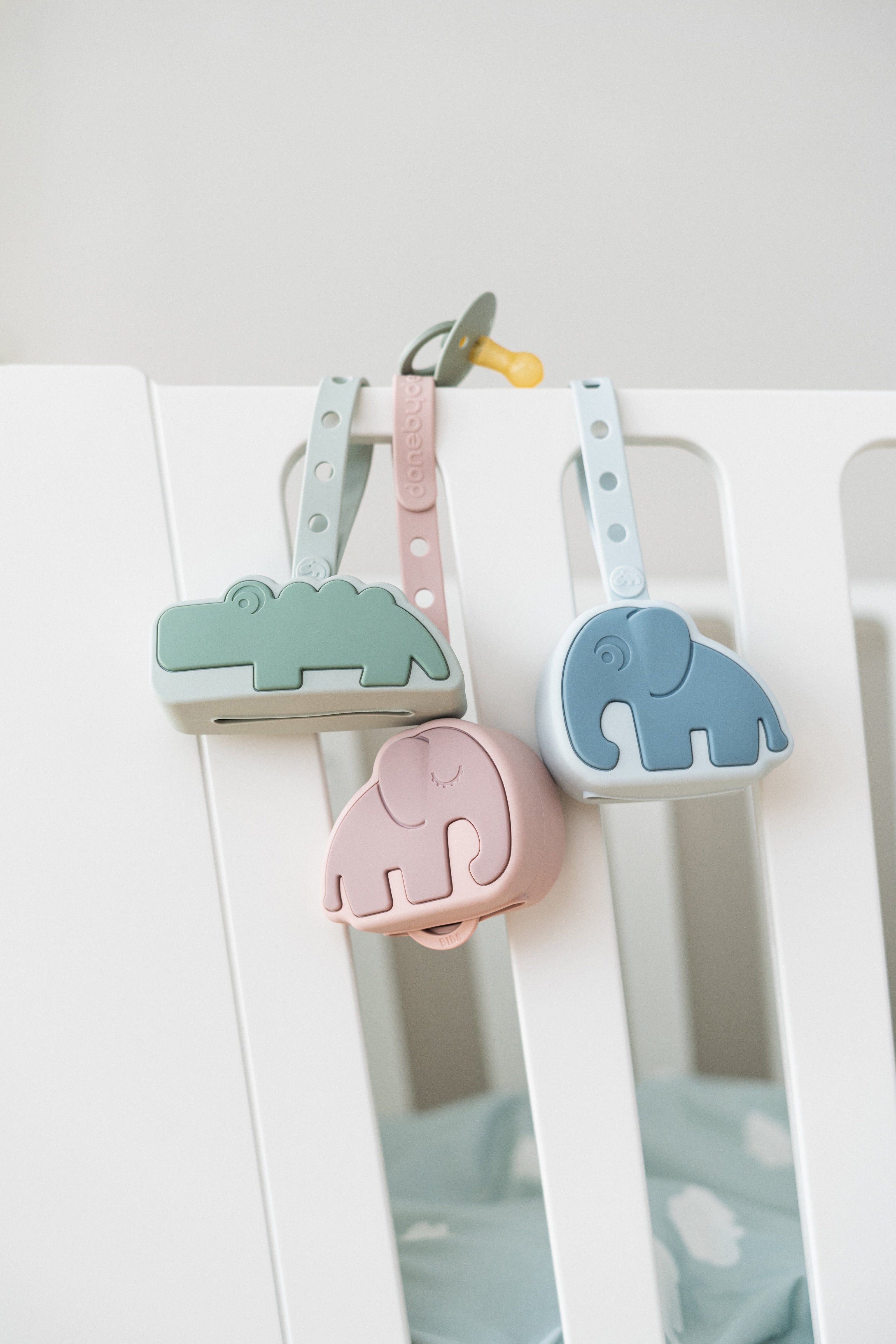 schnullertäschchen aus silikon - croco - grün - Babylions