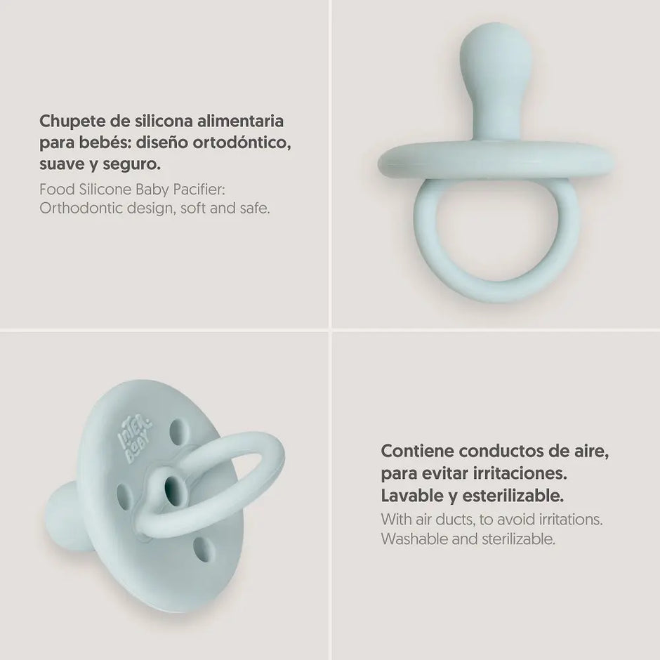 Produktübersicht des hellblauen Silikon Schnullers von Interbaby mit orthopädischem Saugteil, Belüftungsöffnungen, sterilisierbar, BPA-frei und aus 100 % lebensmittelechtem Silikon.