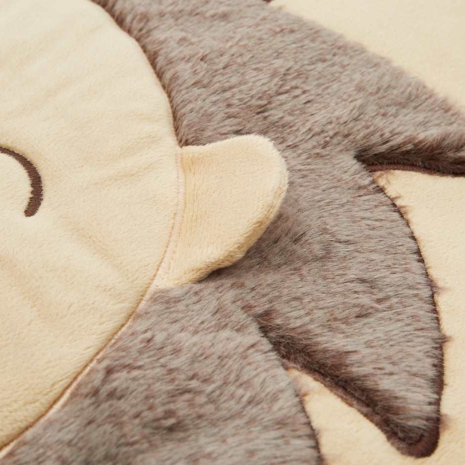 Weiche Baby Spieldecke Igel Piksi von Bieco in Beige und Braun – kuschelige Krabbeldecke für Babys